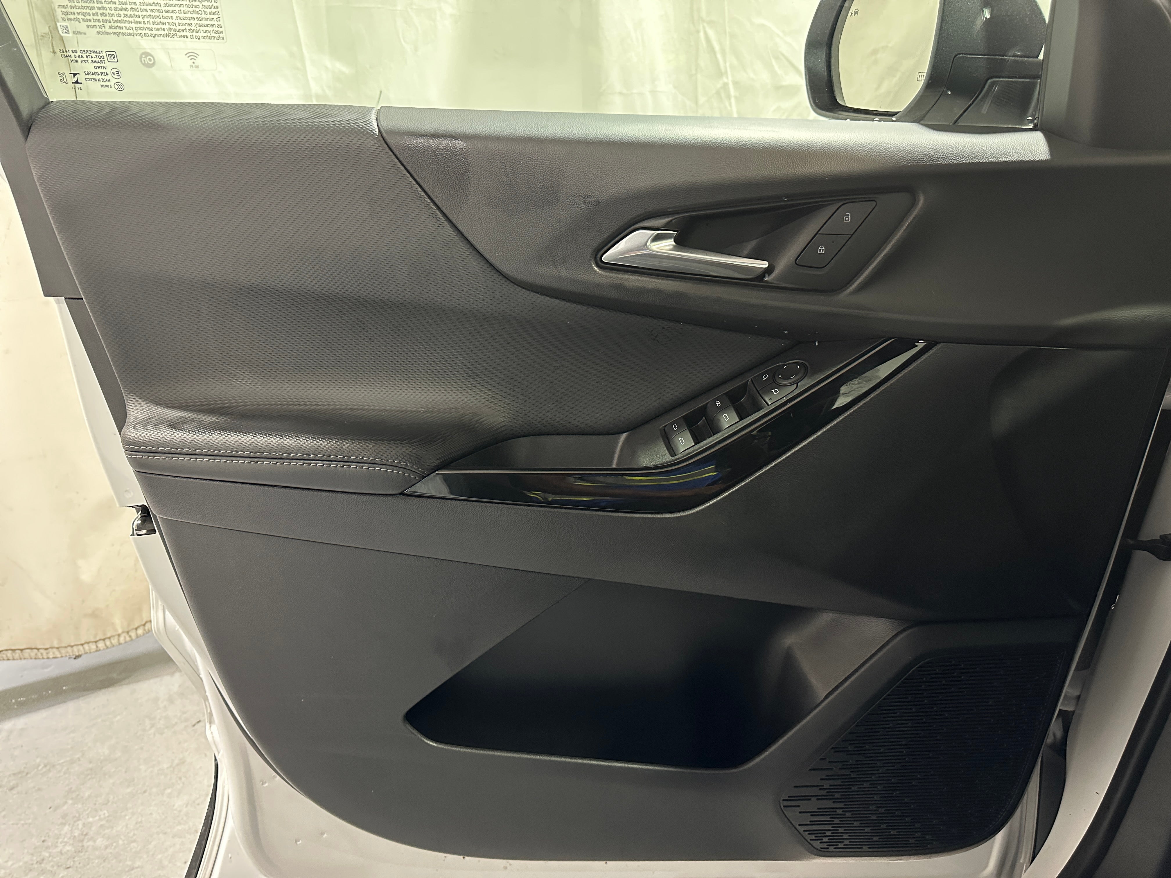 2025 Chevrolet Equinox LT - Photo 3