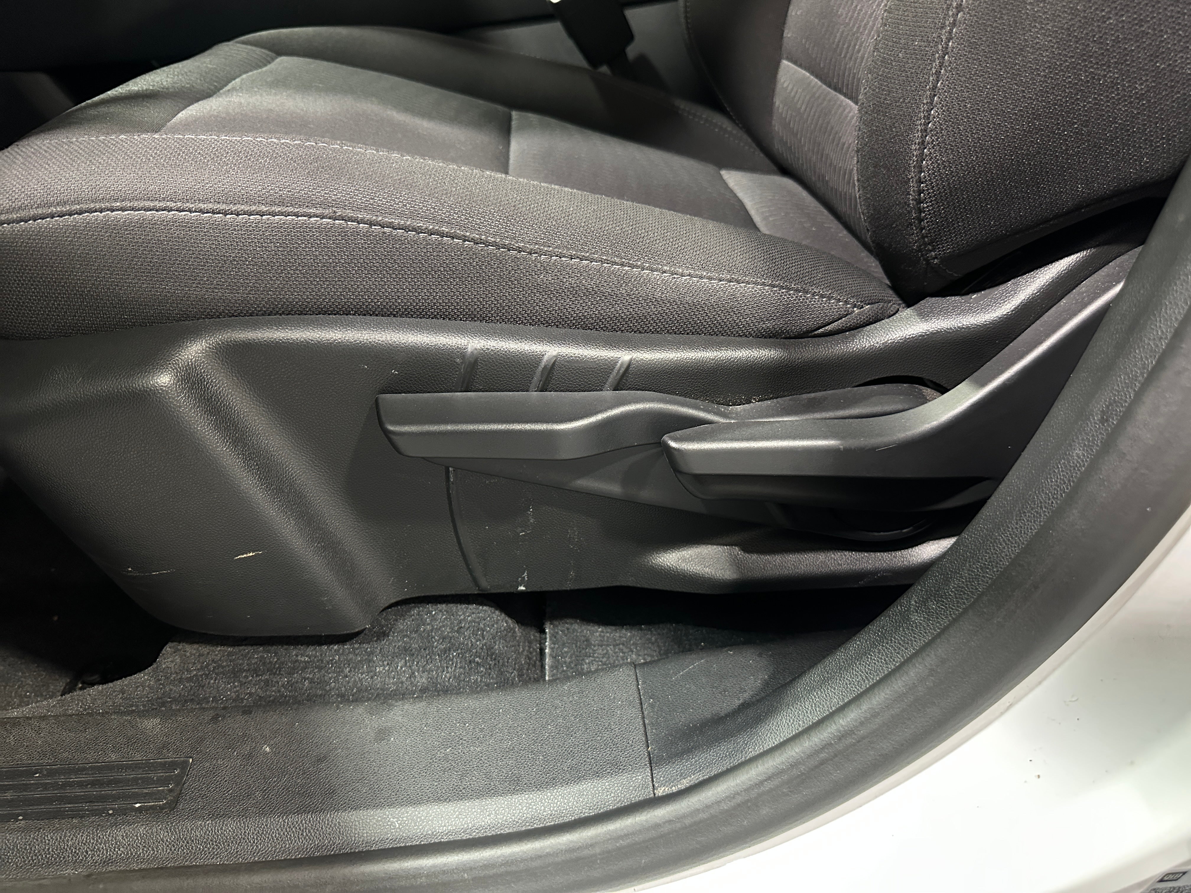 2025 Chevrolet Equinox LT - Photo 4
