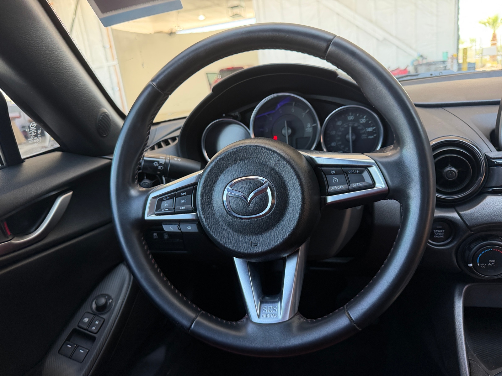 Thumbnail: 2016 Mazda MX-5 Miata - 5