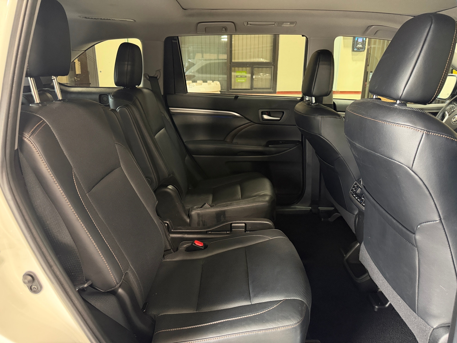 Thumbnail: 2019 Toyota Highlander - 5