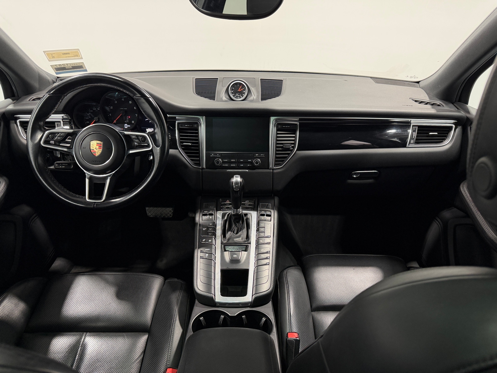 Thumbnail: 2018 Porsche Macan - 3