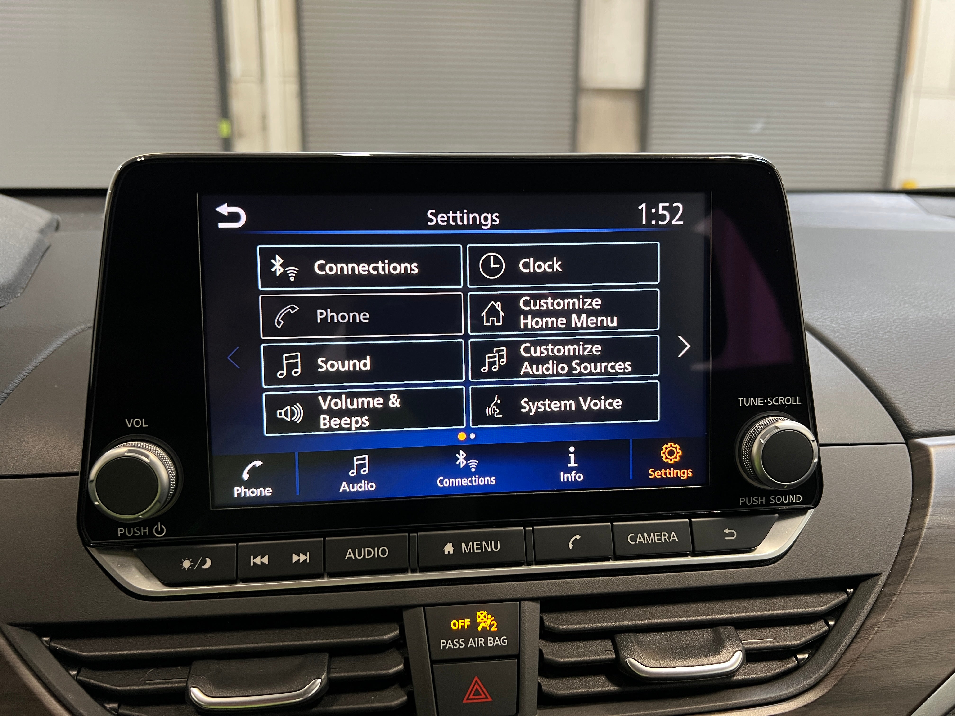 2025 Nissan Altima SV - Photo 14