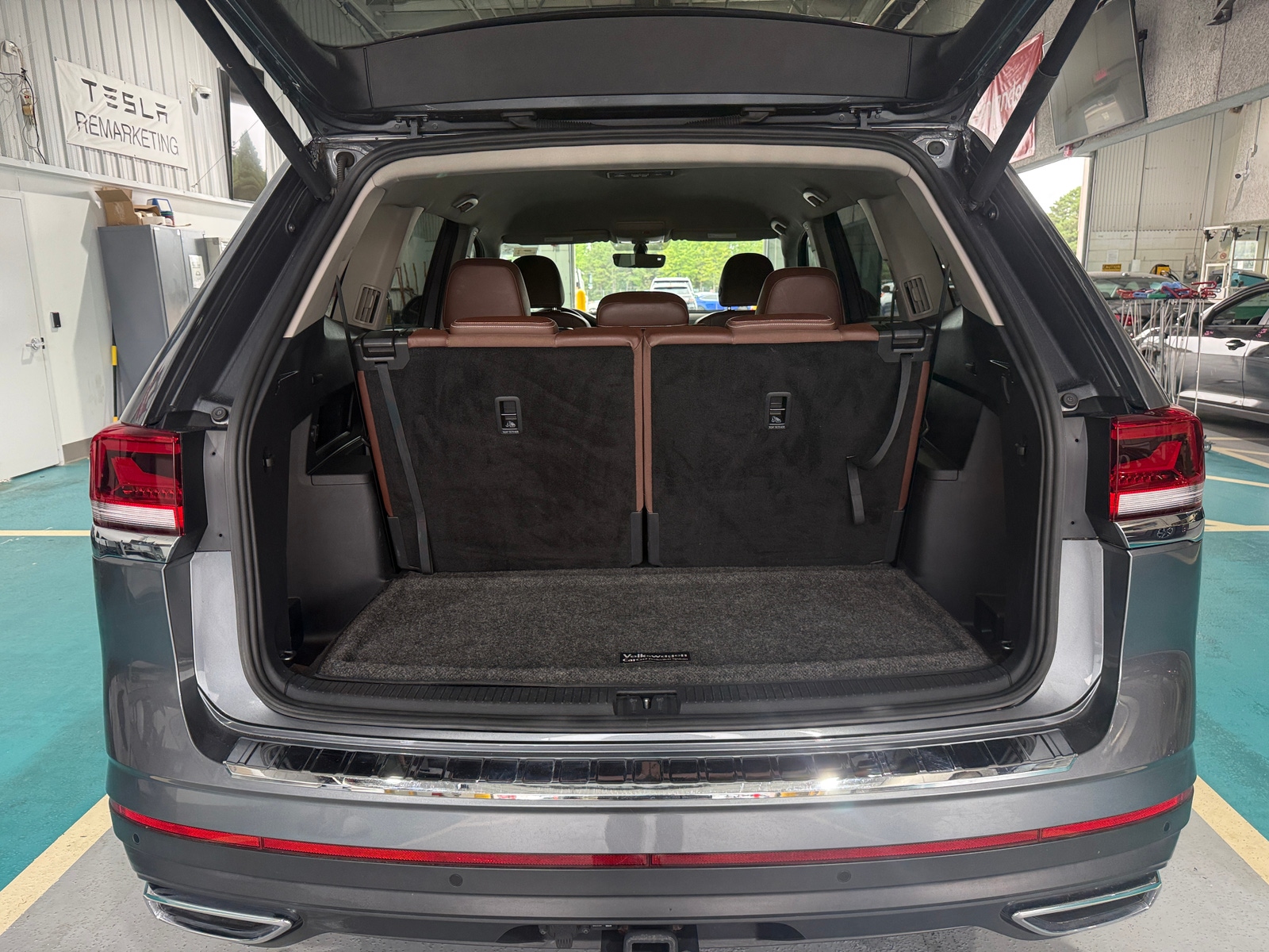 Thumbnail: 2023 Volkswagen Atlas - 6
