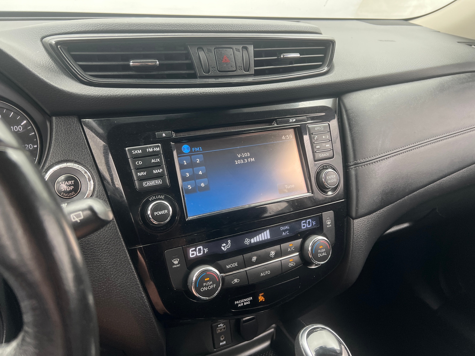 Thumbnail: 2017 Nissan Rogue - 3