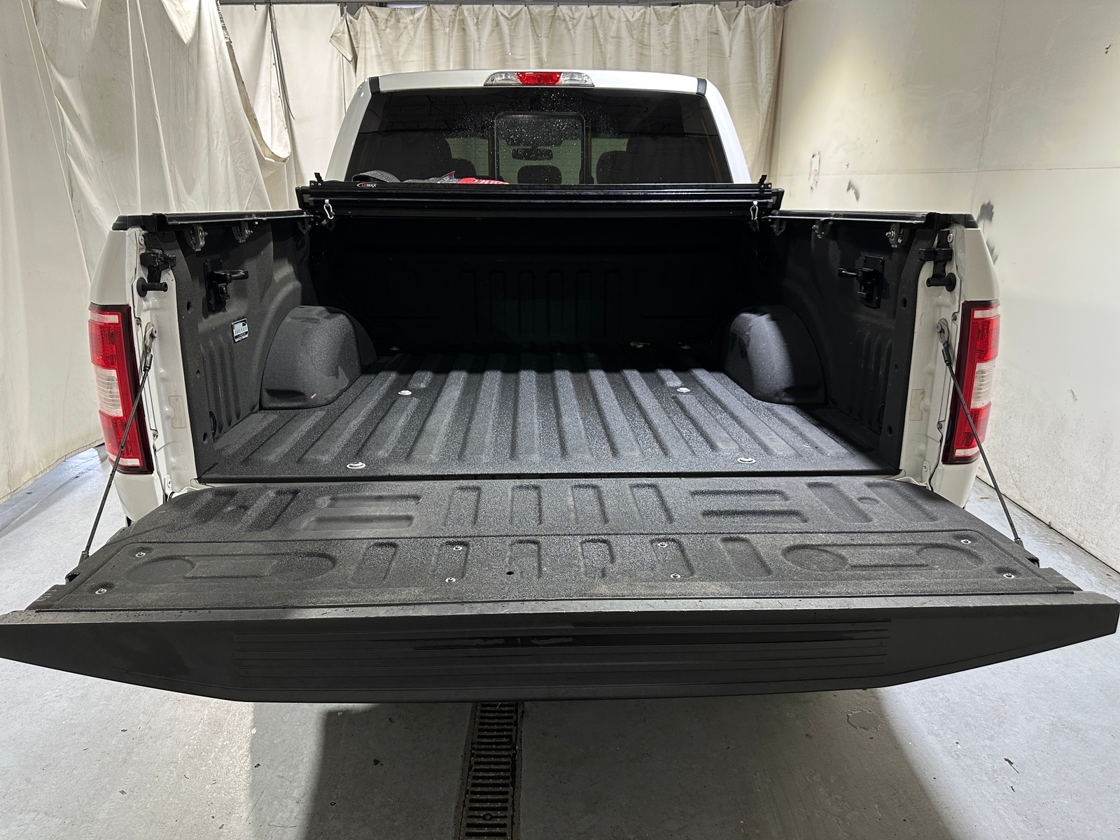 Thumbnail: 2018 Ford Econoline - 7