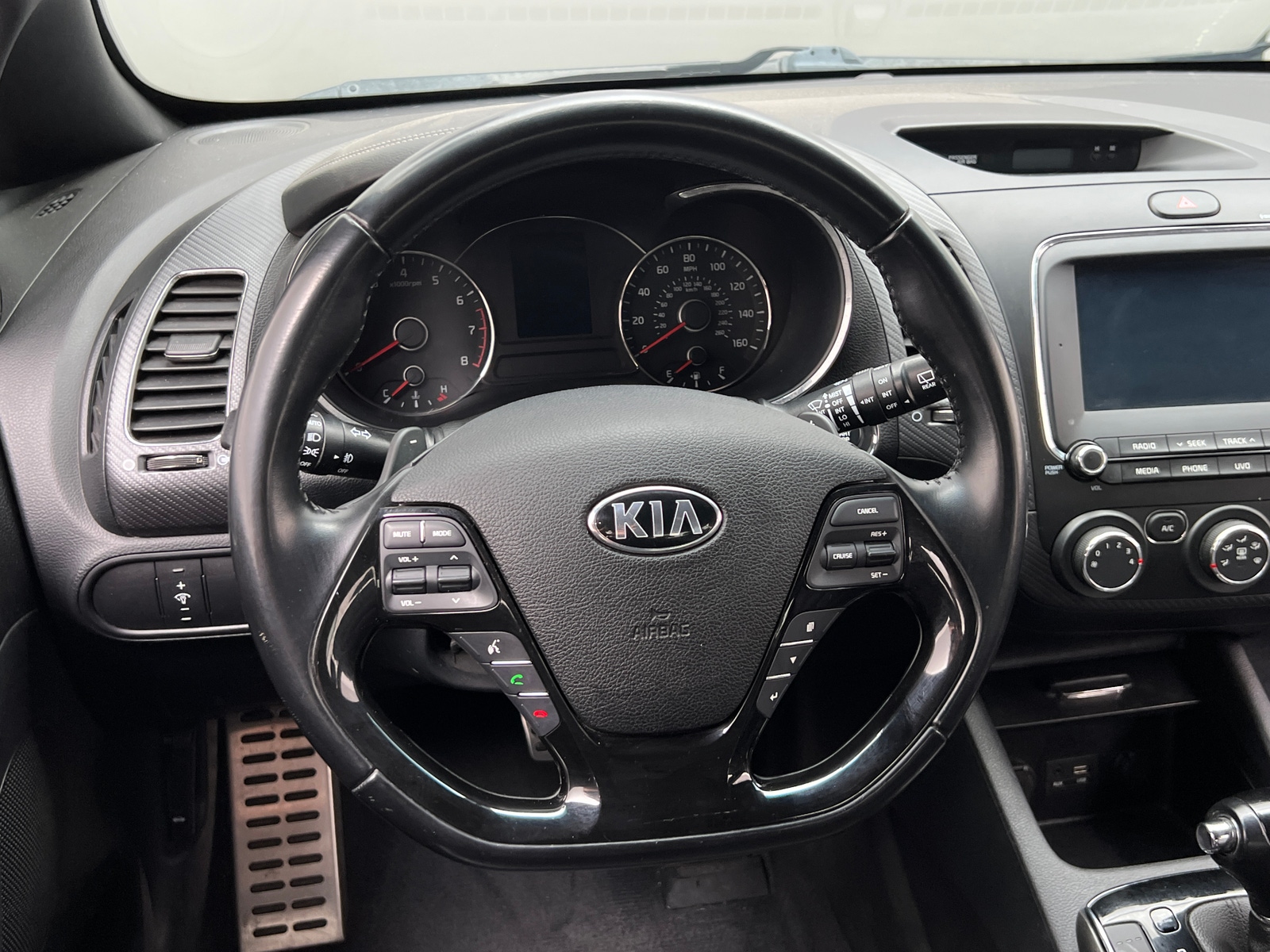 Thumbnail: 2017 Kia Forte - 4