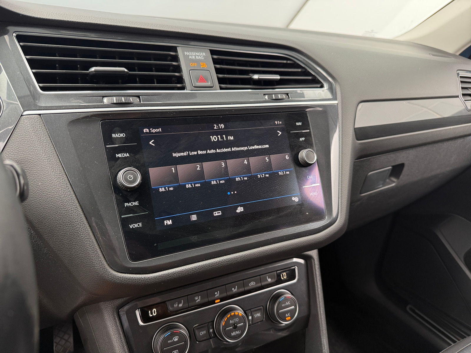 Thumbnail: 2019 Volkswagen Tiguan - 4