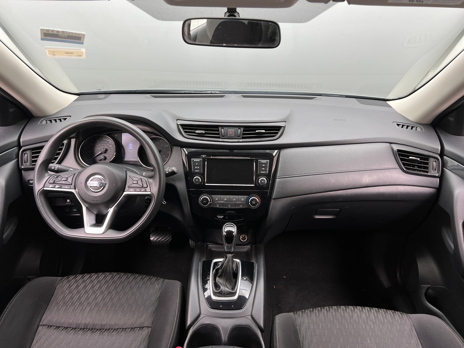 Thumbnail: 2018 Nissan Rogue - 3