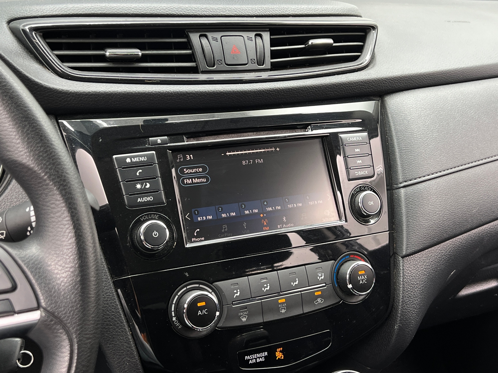 Thumbnail: 2018 Nissan Rogue - 4