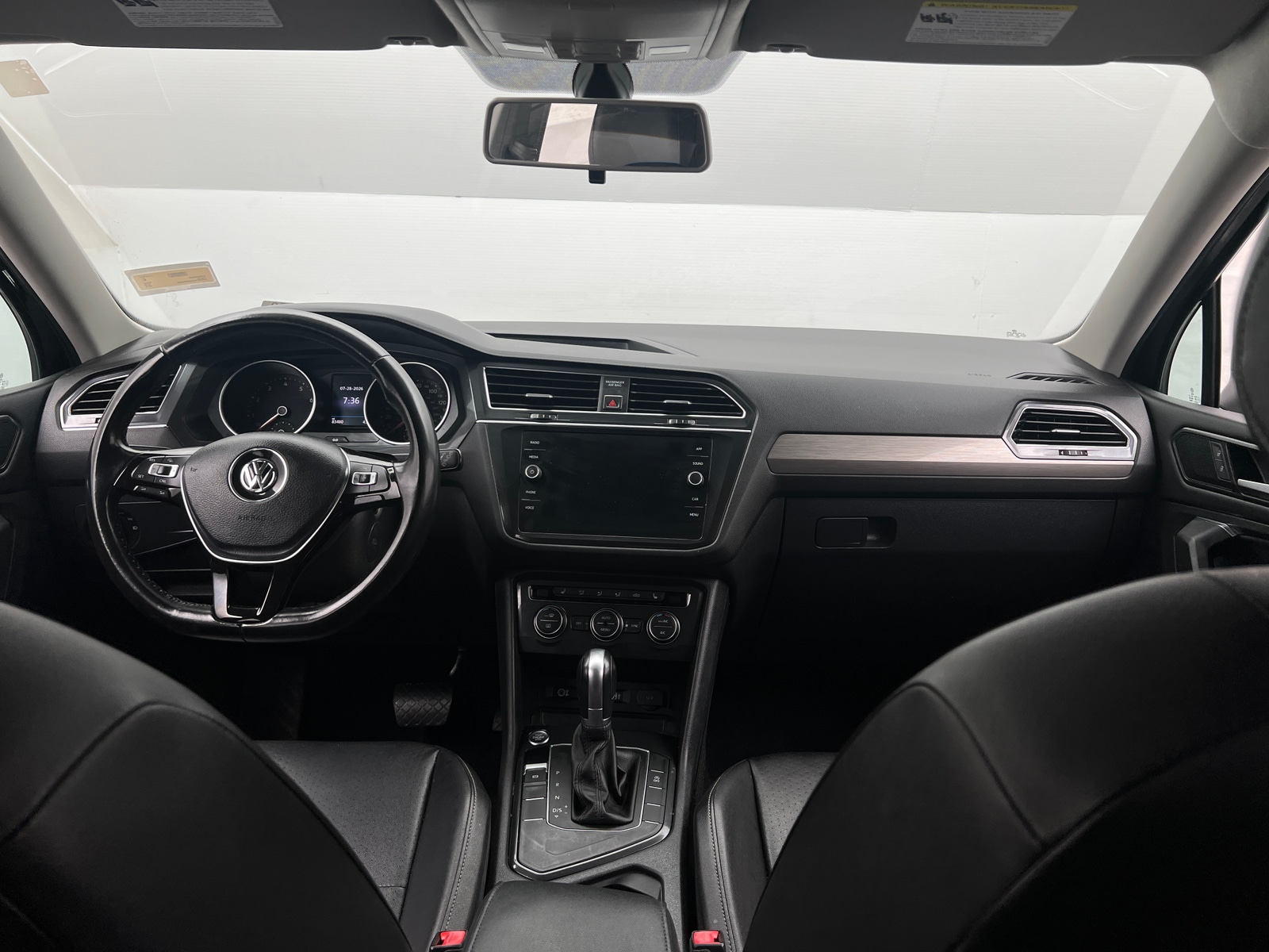 Thumbnail: 2018 Volkswagen Tiguan - 2