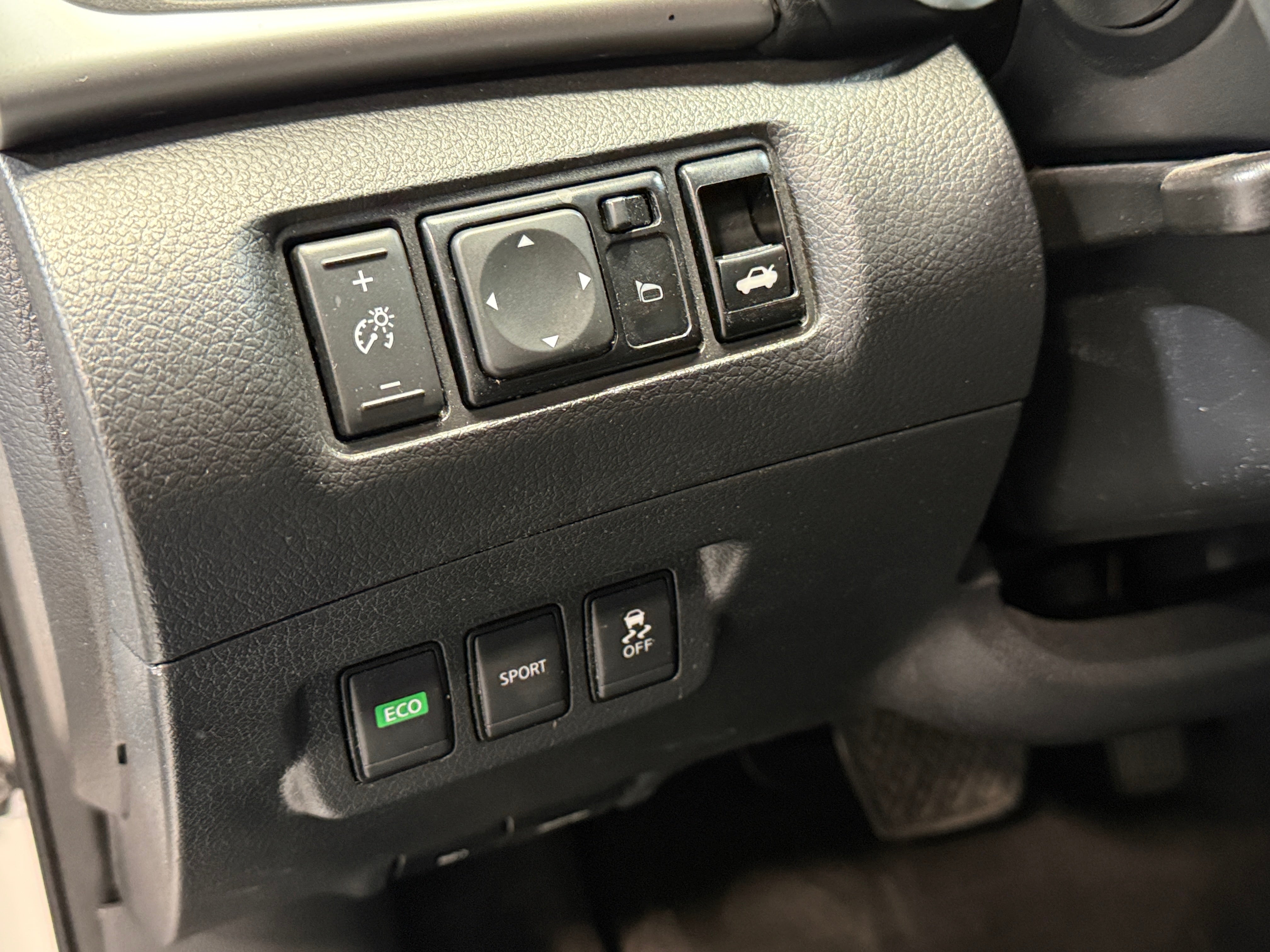 Used 2018 Nissan Sentra SV with VIN 3N1AB7AP6JL632821 for sale in Pewaukee, WI