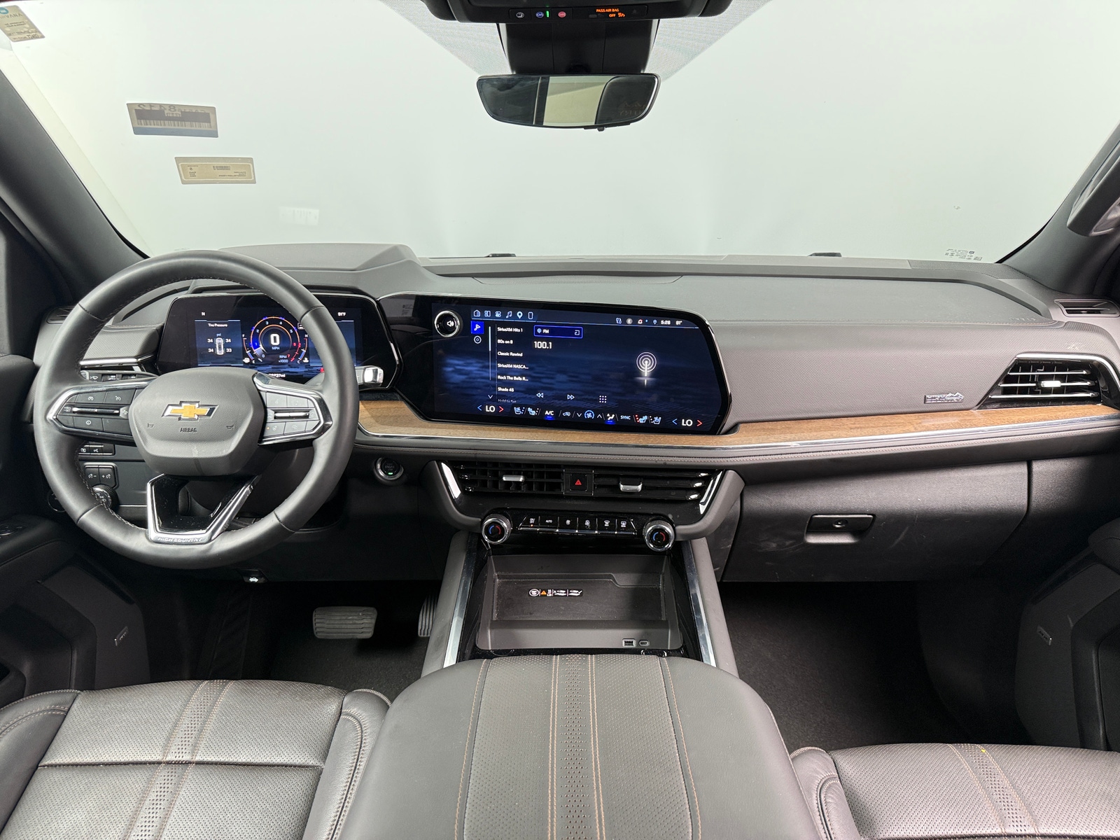 Thumbnail: 2025 Chevrolet Tahoe - 2