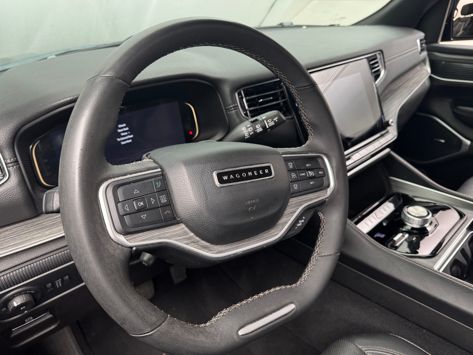 Thumbnail: 2024 Jeep Wagoneer - 4