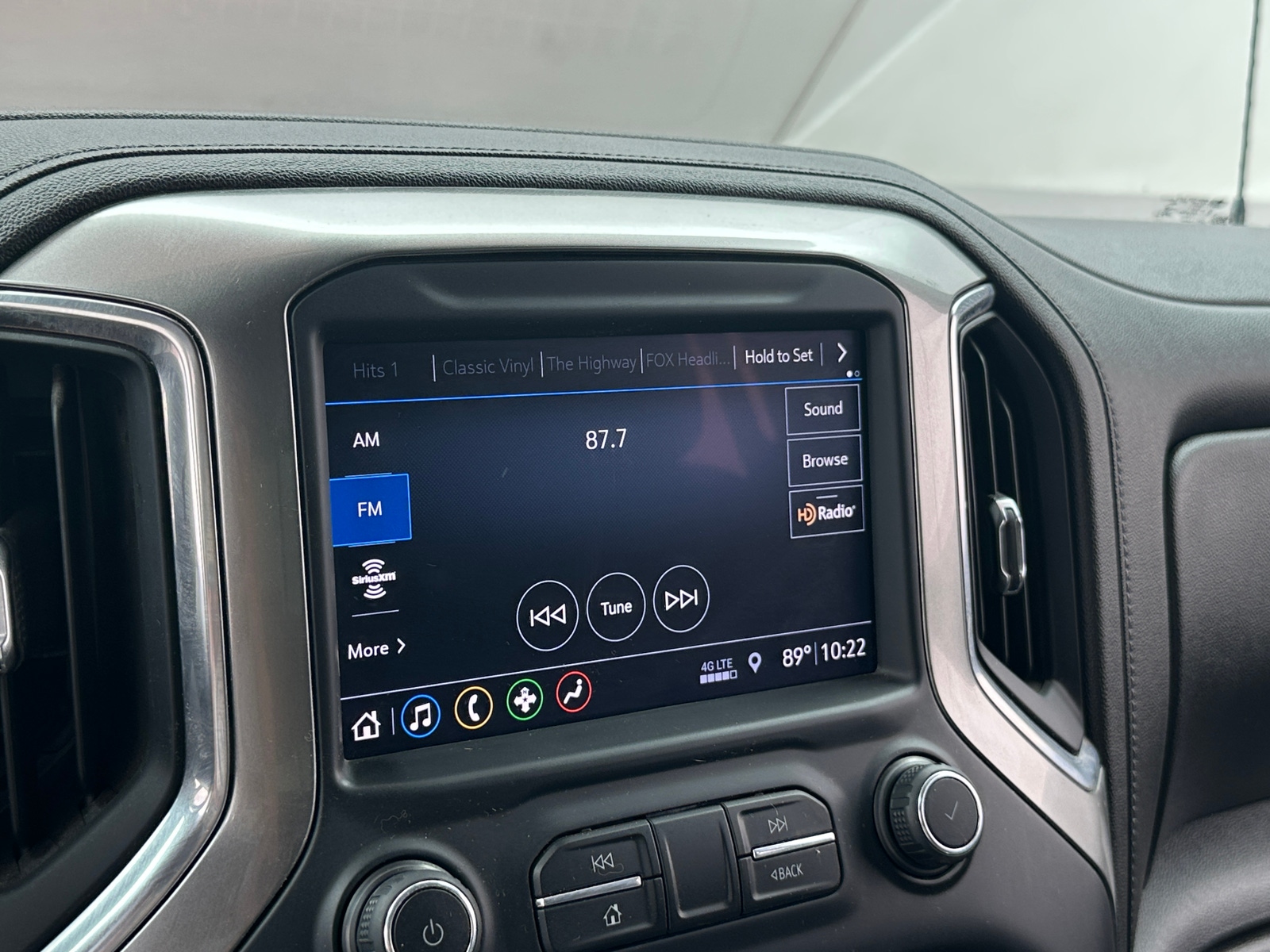 Thumbnail: 2019 Chevrolet Silverado 1500 - 4