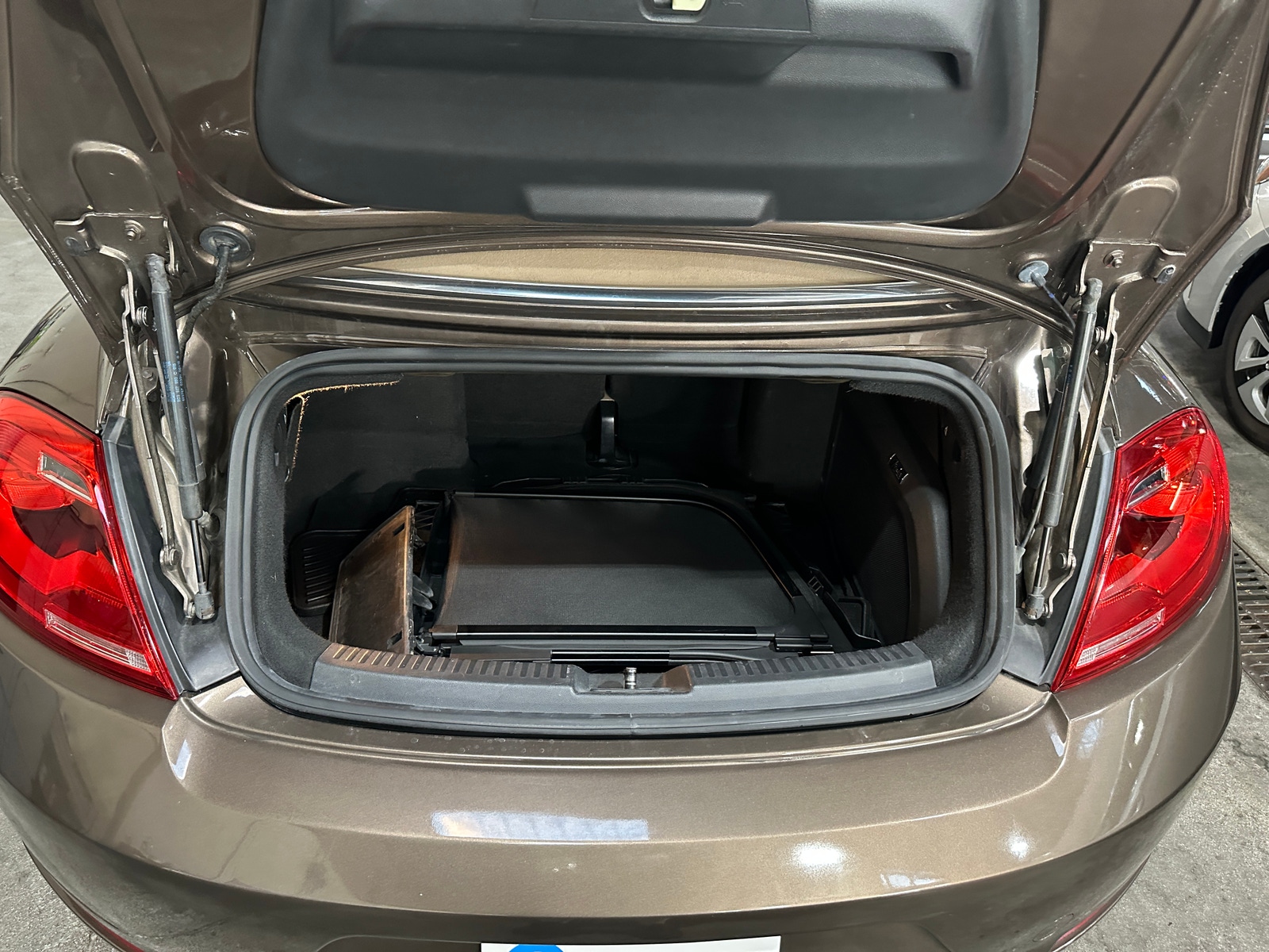 Thumbnail: 2015 Volkswagen Beetle - 6