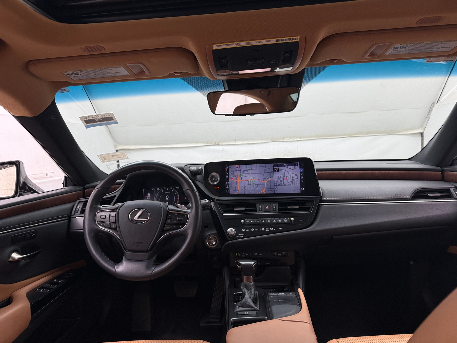 Thumbnail: 2022 Lexus ES - 2