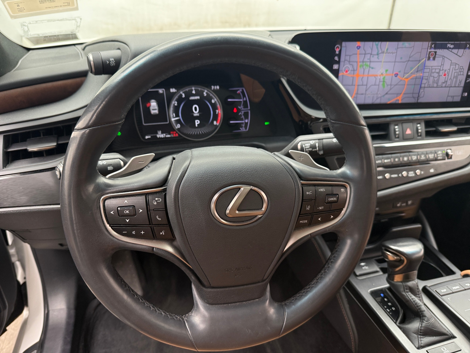 Thumbnail: 2022 Lexus ES - 4