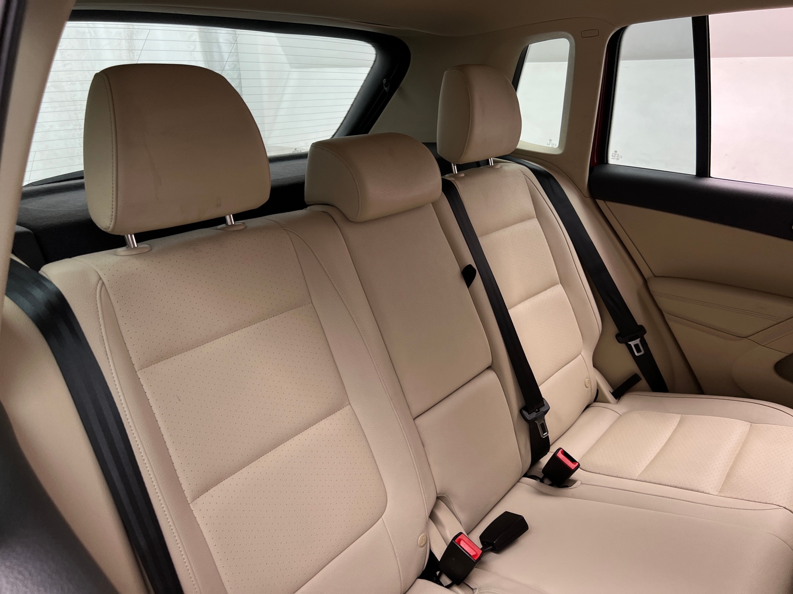 Thumbnail: 2016 Volkswagen Tiguan - 6