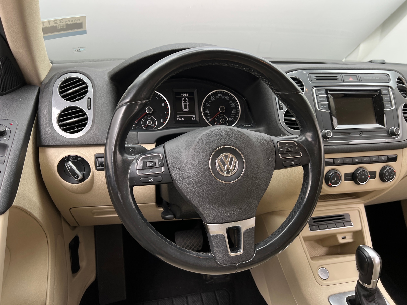 Thumbnail: 2016 Volkswagen Tiguan - 5