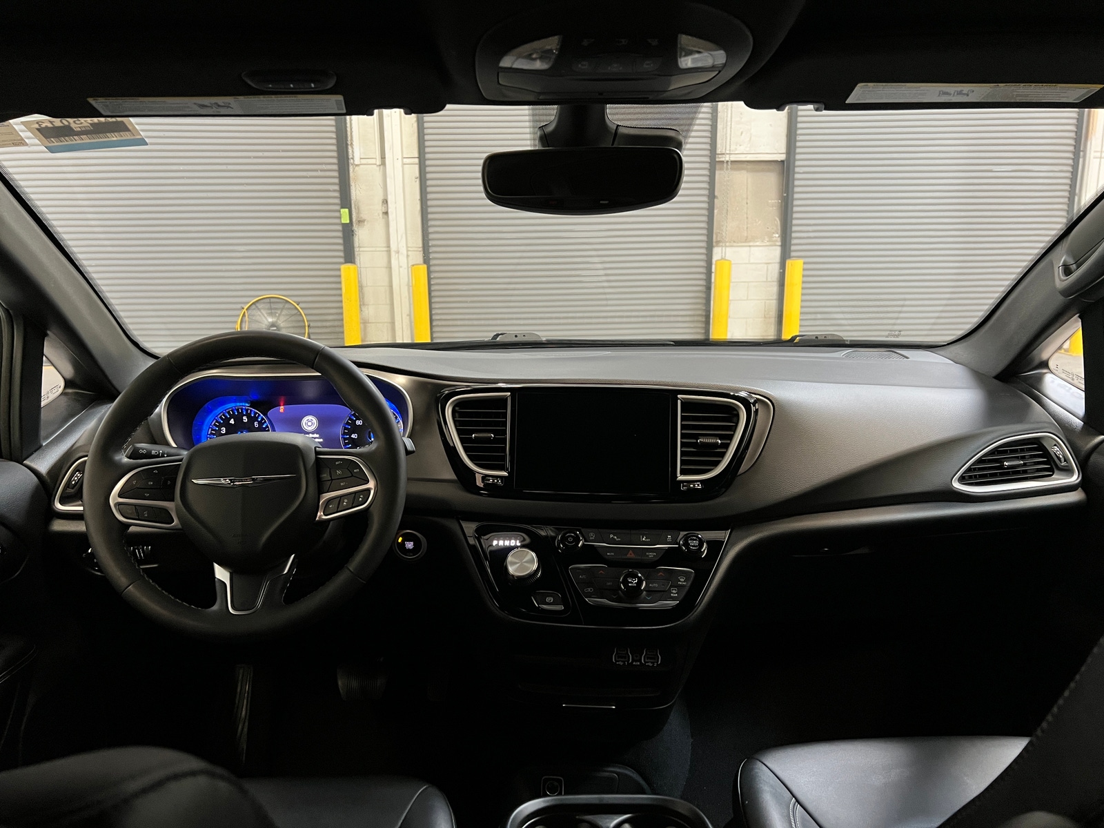 Thumbnail: 2025 Chrysler Pacifica - 2