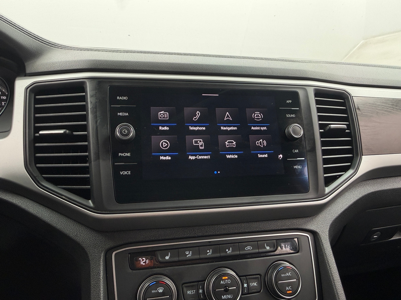 Thumbnail: 2021 Volkswagen Atlas - 3