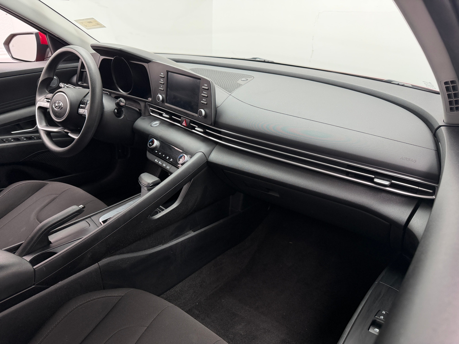 Thumbnail: 2022 Hyundai Elantra - 3