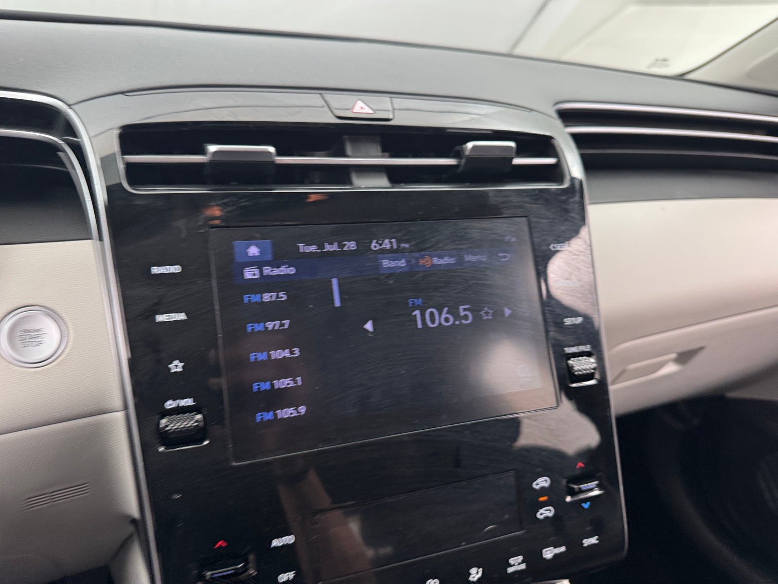 Thumbnail: 2022 Hyundai Tucson - 4