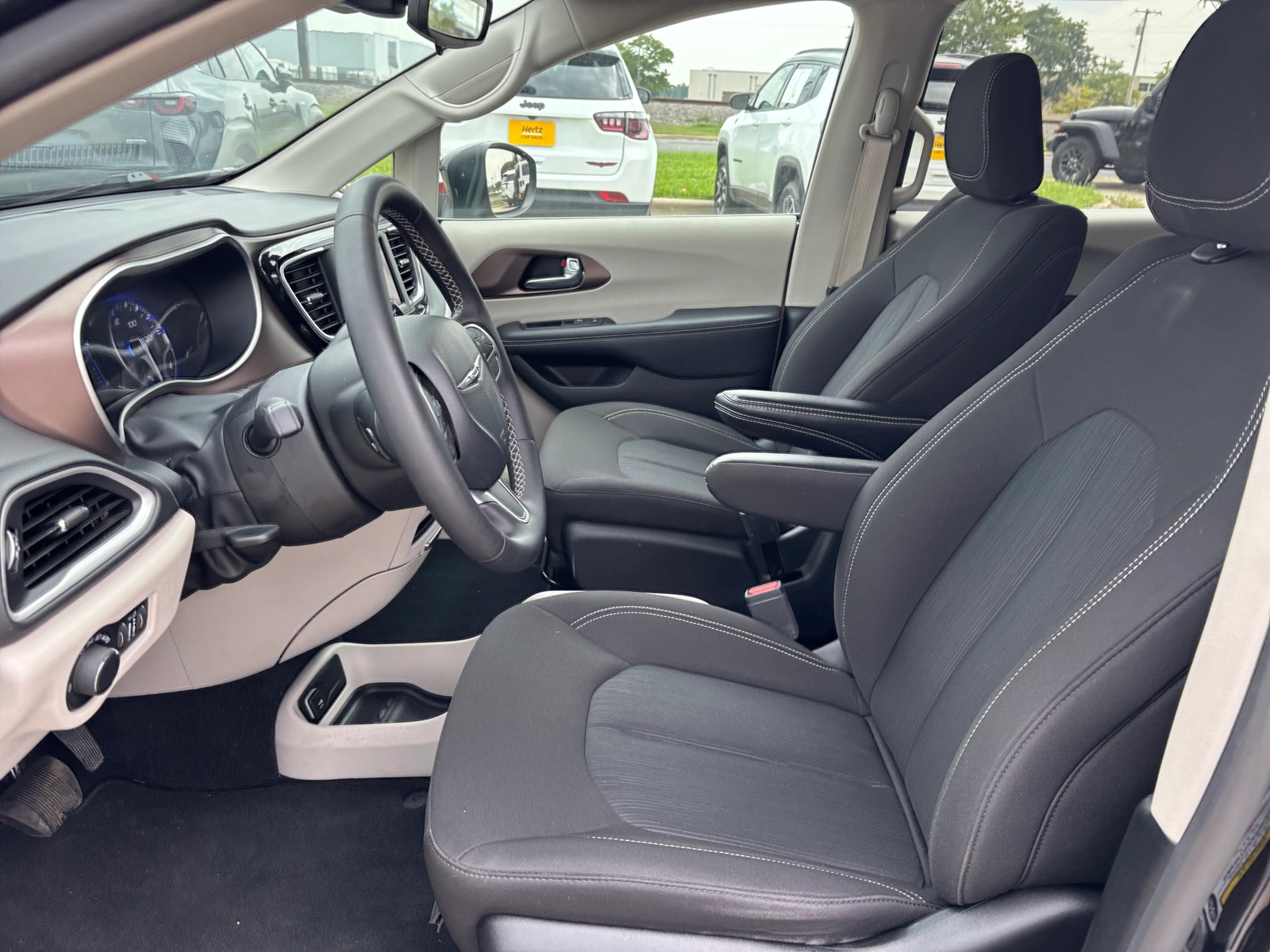 Thumbnail: 2024 Chrysler Voyager - 2