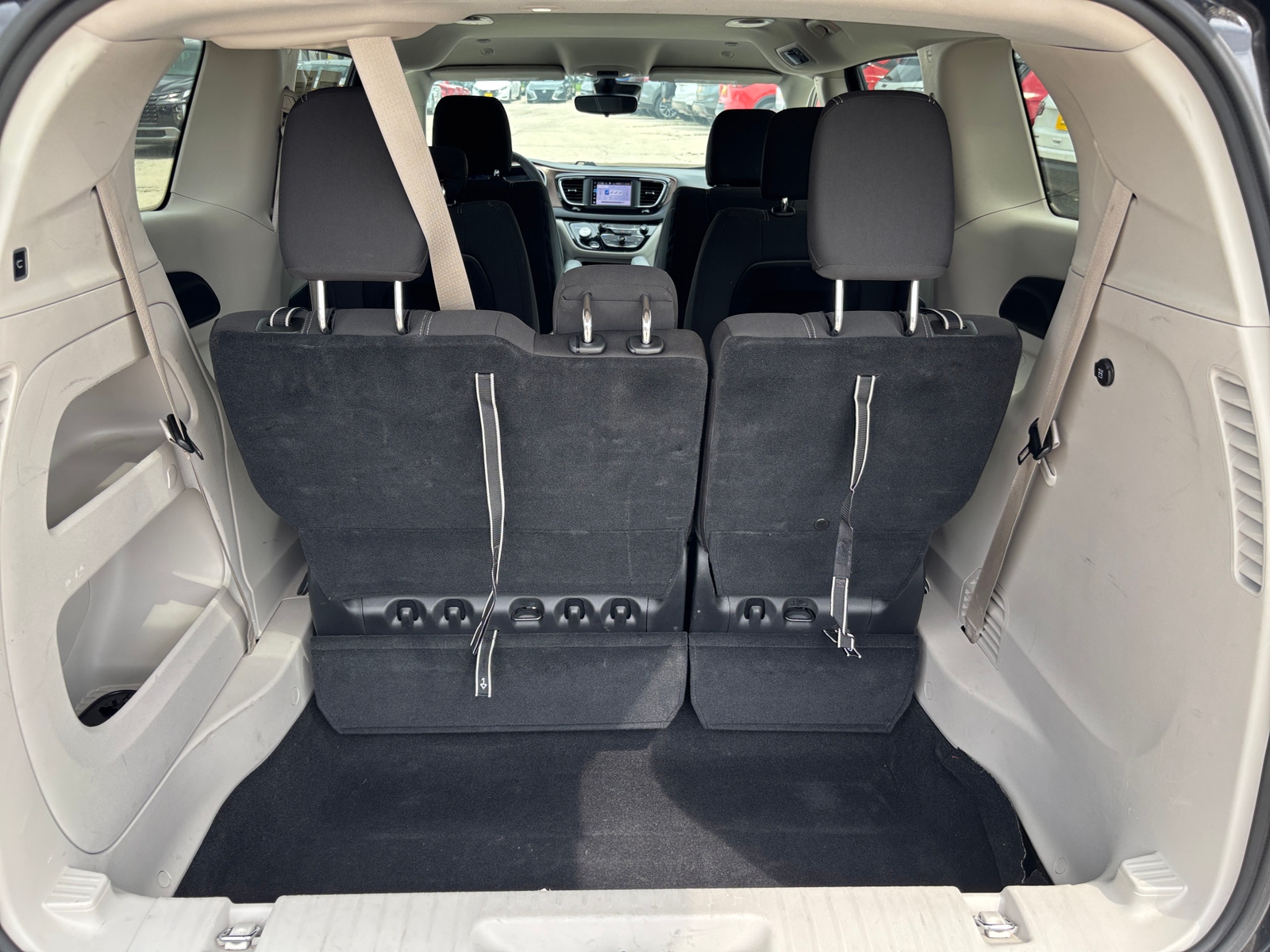 Thumbnail: 2024 Chrysler Voyager - 7