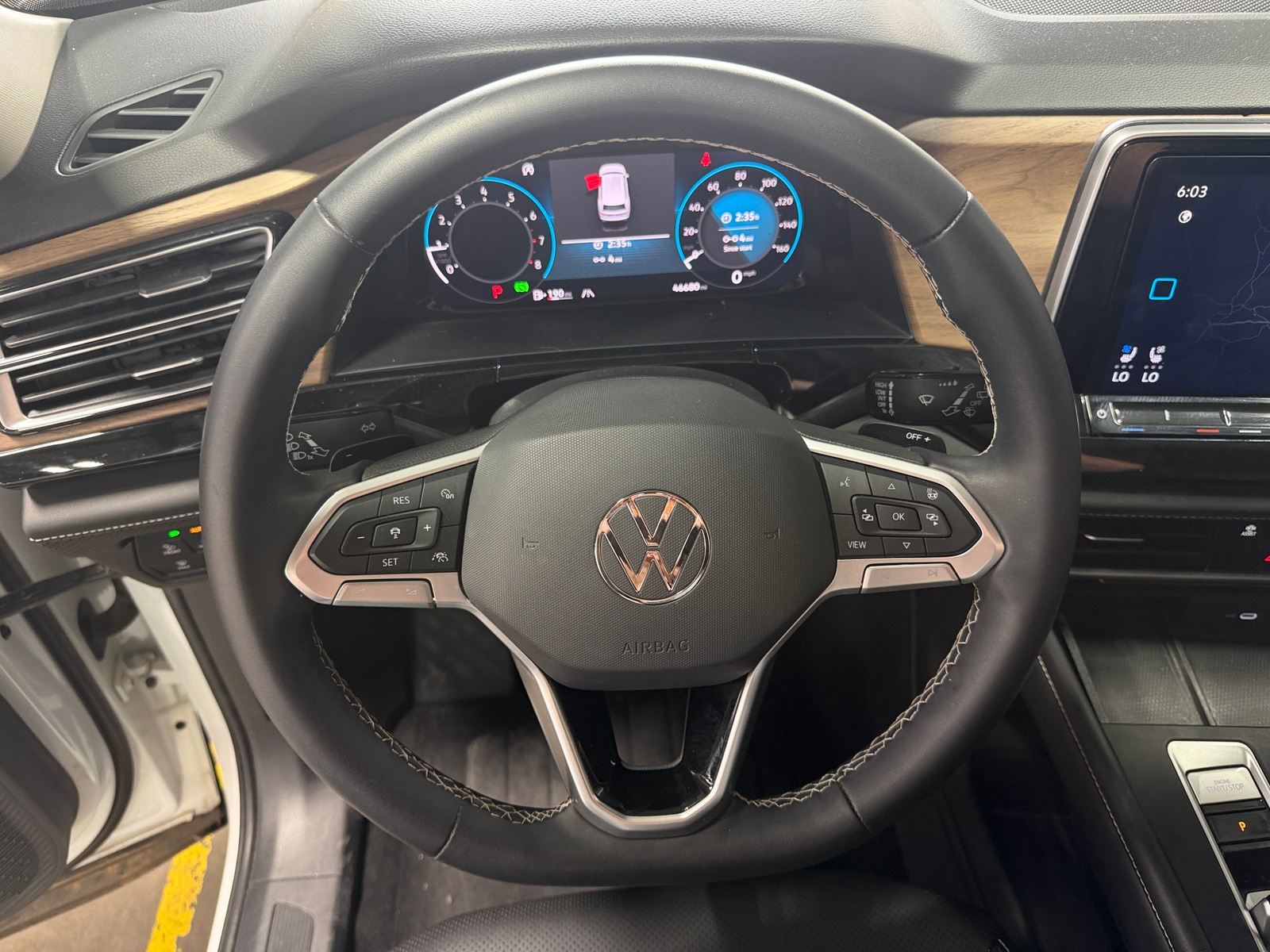 Thumbnail: 2024 Volkswagen Atlas - 4