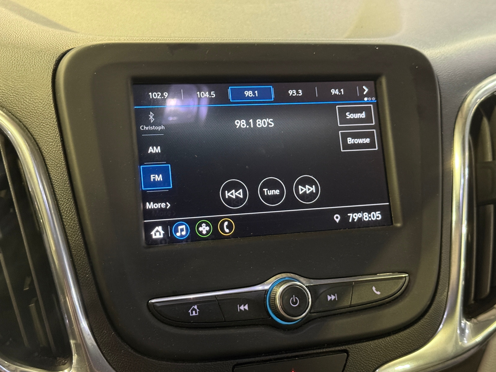 Thumbnail: 2019 Chevrolet Equinox - 4