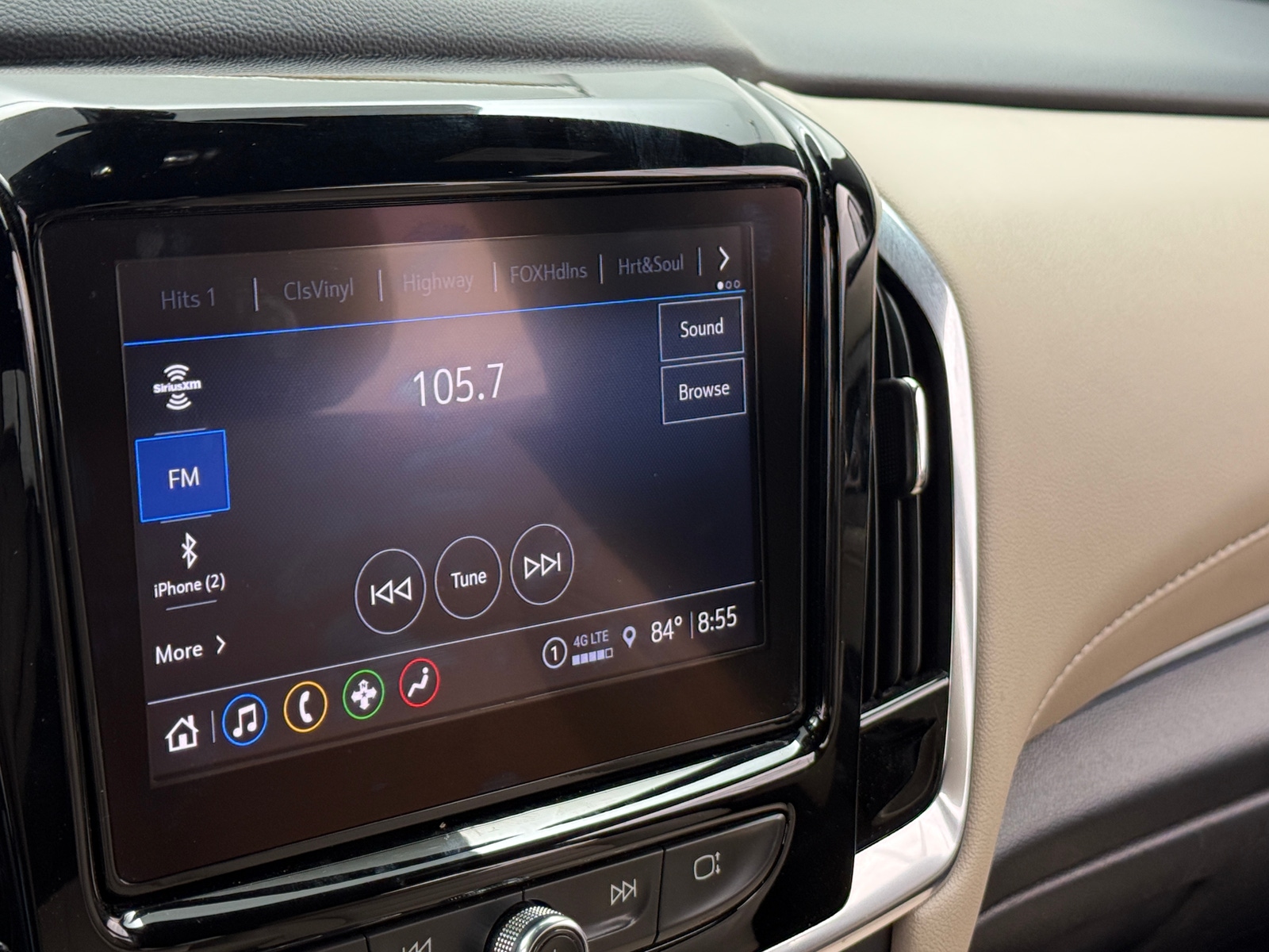 Thumbnail: 2023 Chevrolet Traverse - 3