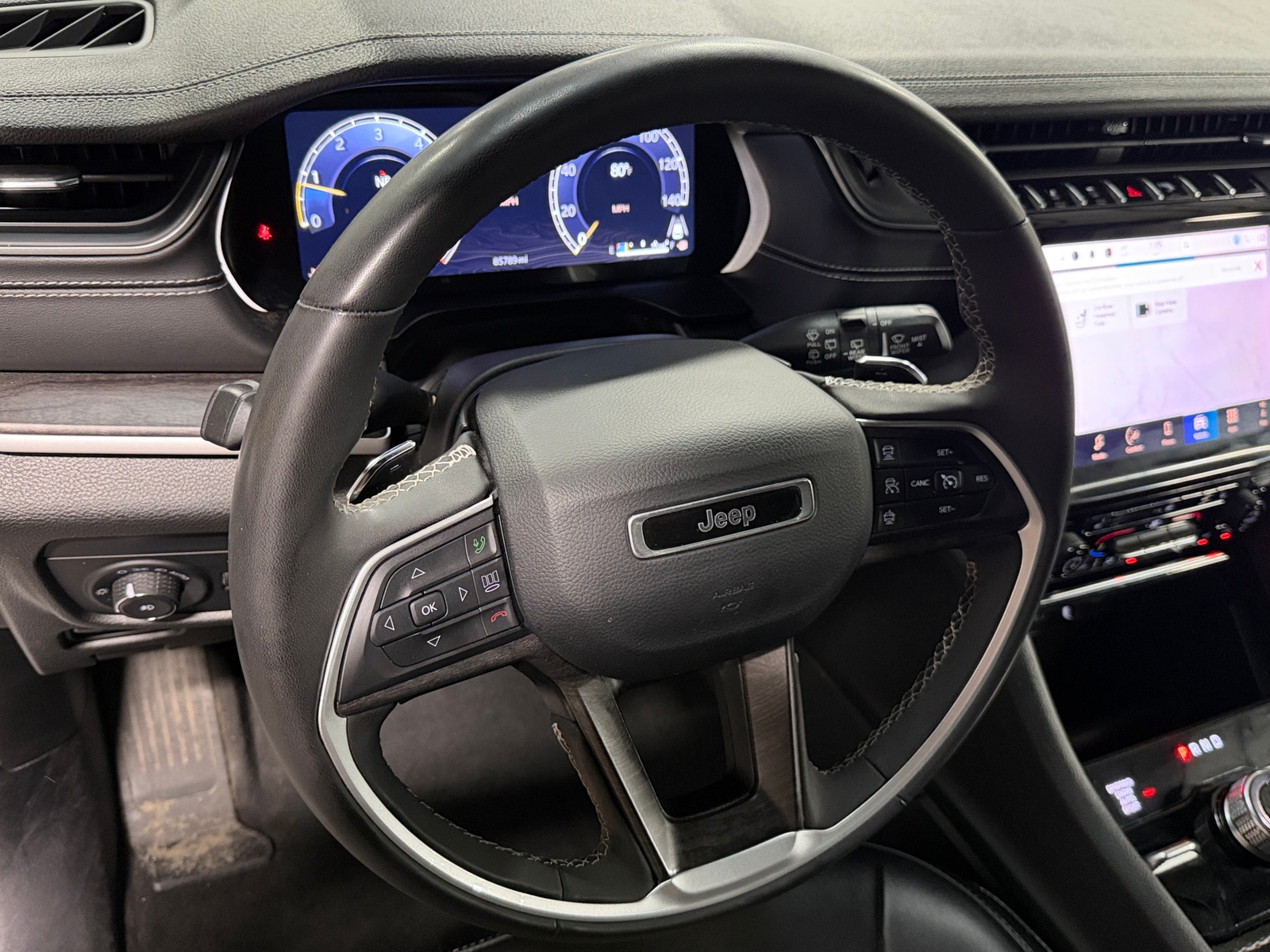 Thumbnail: 2024 Jeep Grand Cherokee L - 4