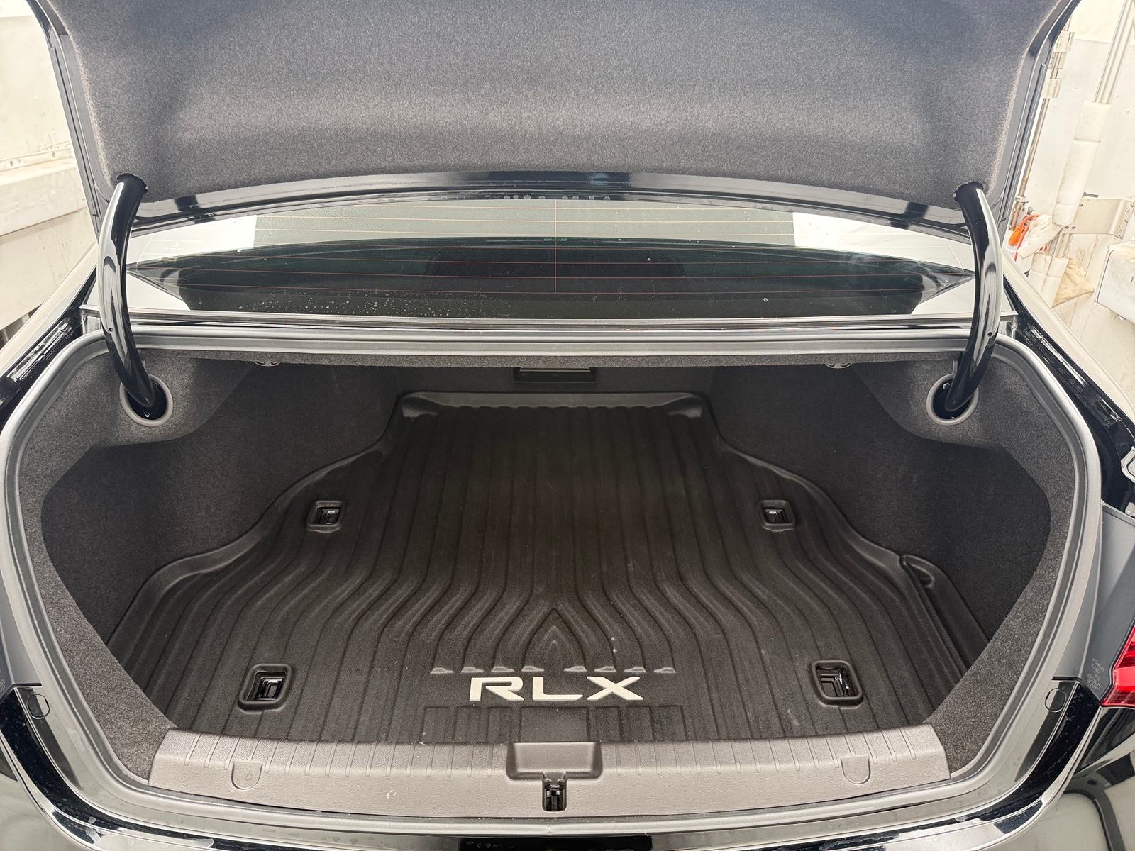 Thumbnail: 2020 Acura RLX - 6