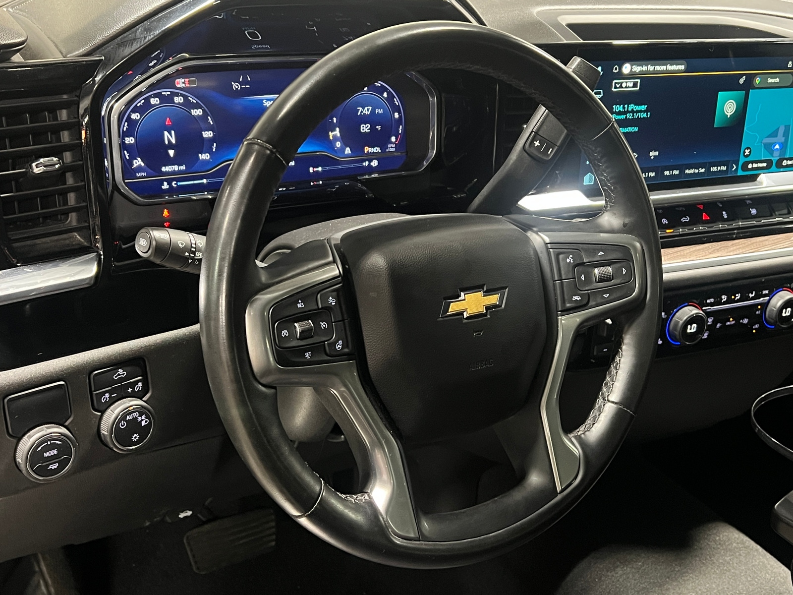 Thumbnail: 2025 Chevrolet Silverado 1500 - 5