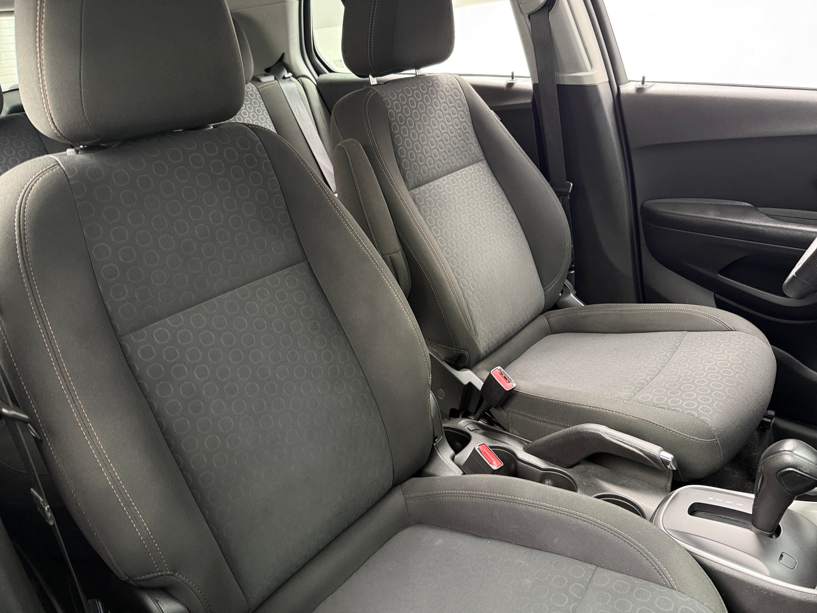Thumbnail: 2021 Chevrolet Trax - 2
