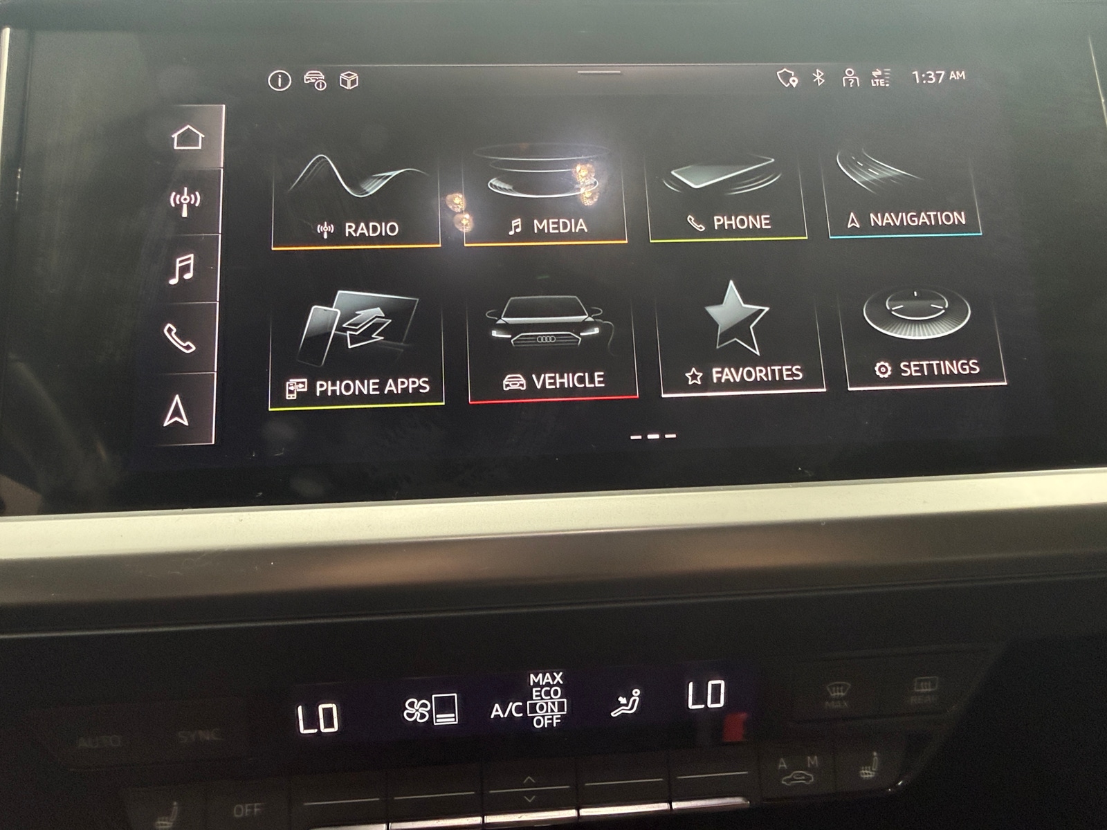 Thumbnail: 2022 Audi Q4 e-tron - 3