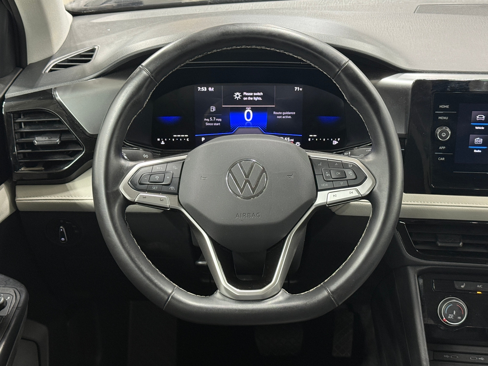 Thumbnail: 2025 Volkswagen Taos - 5