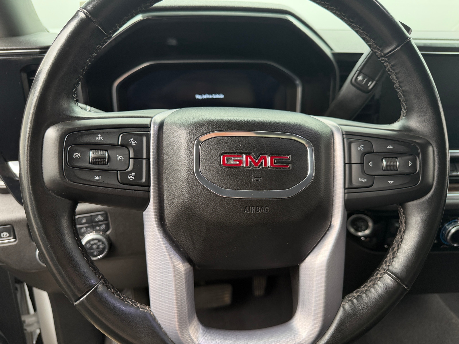 Thumbnail: 2025 GMC Sierra 1500 - 4