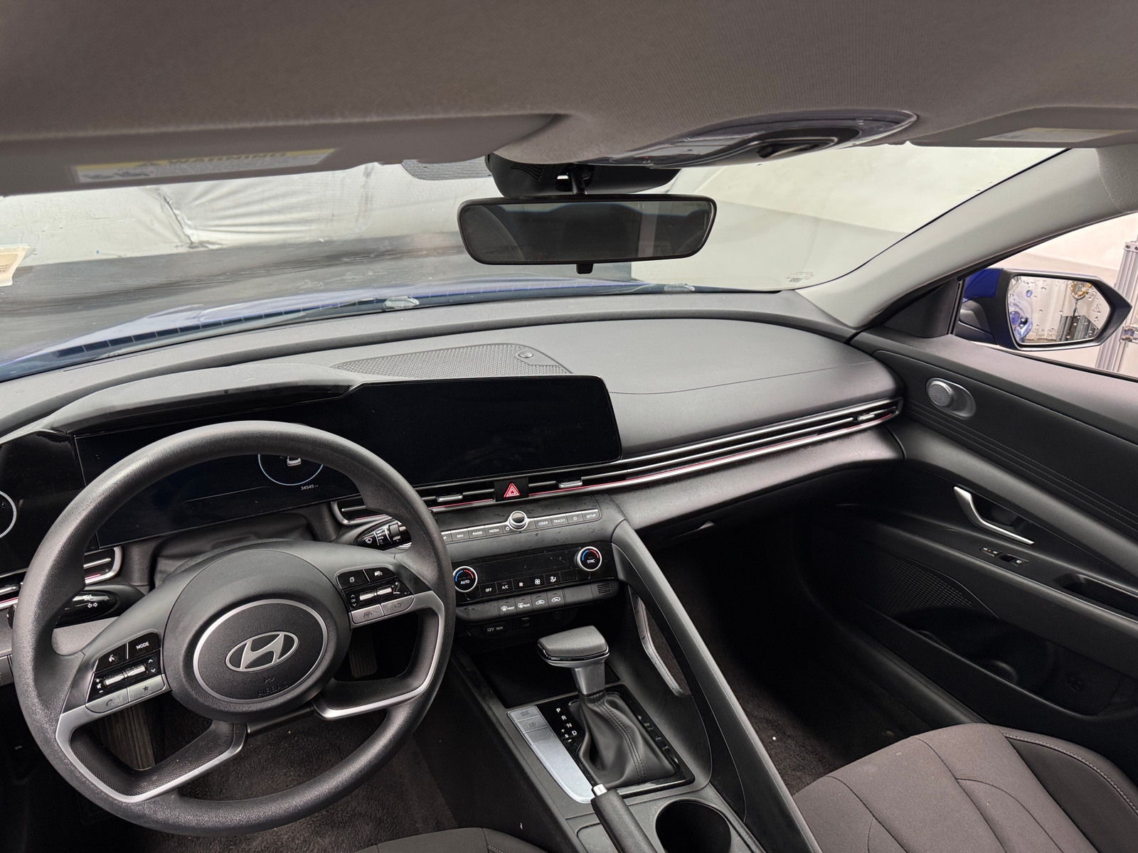 Thumbnail: 2024 Hyundai Elantra - 3