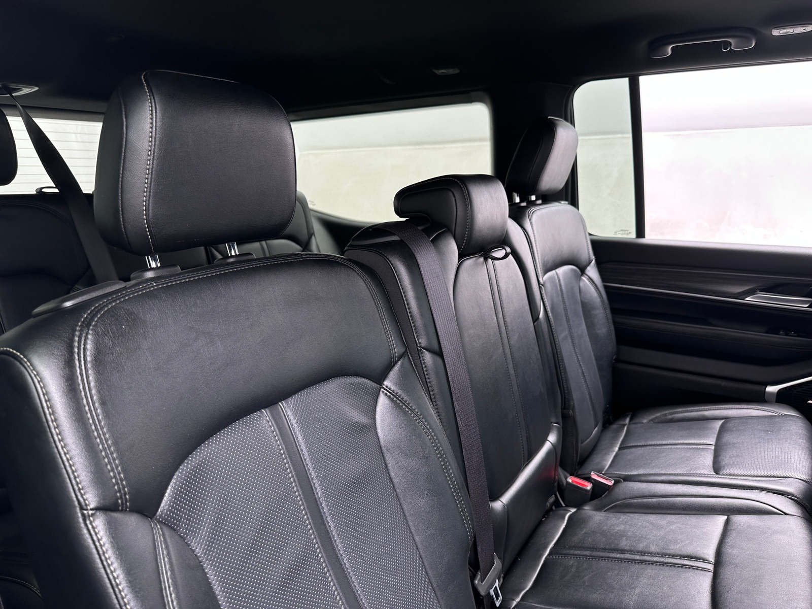 Thumbnail: 2024 Jeep Wagoneer - 5