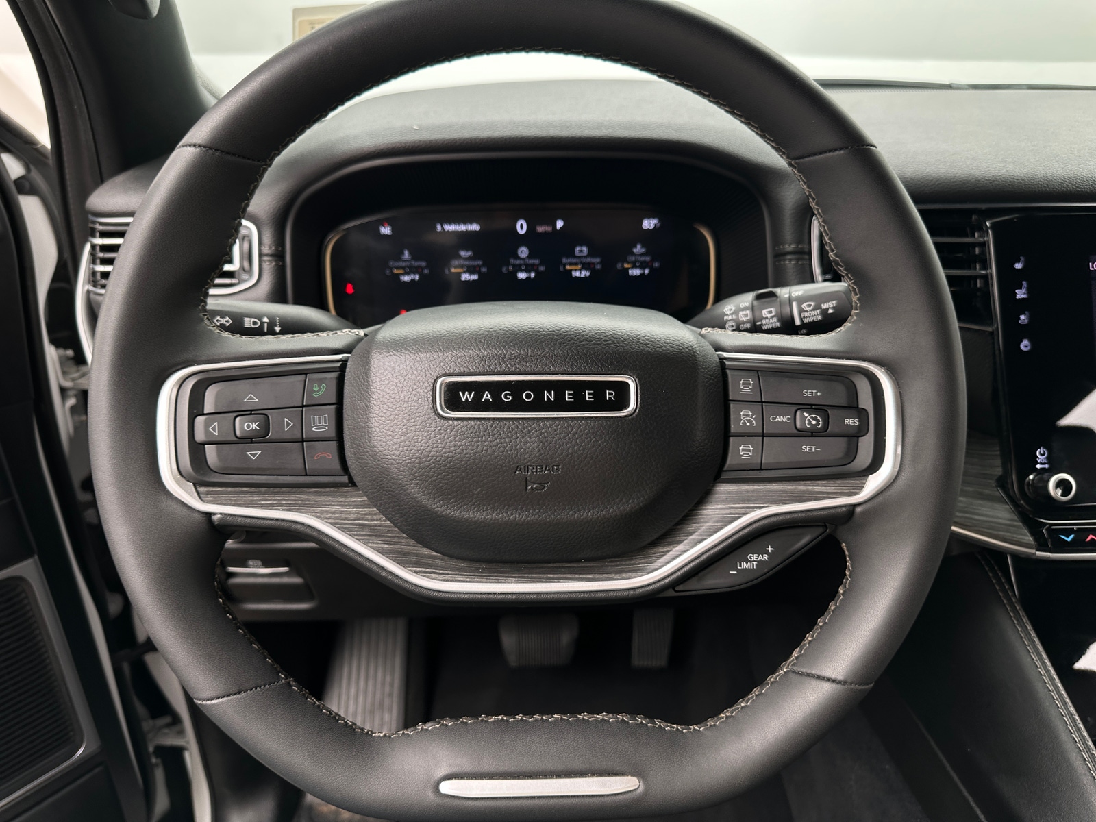 Thumbnail: 2024 Jeep Wagoneer - 4