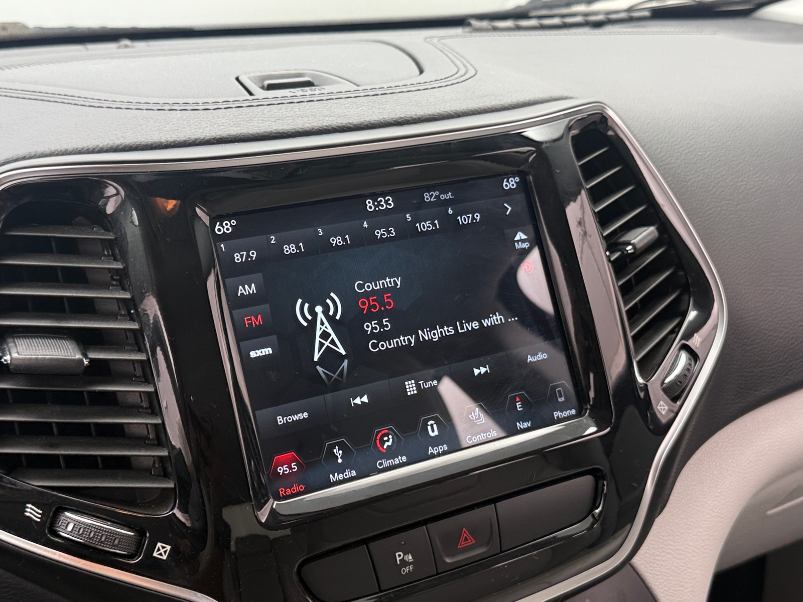 Thumbnail: 2019 Jeep Cherokee - 3