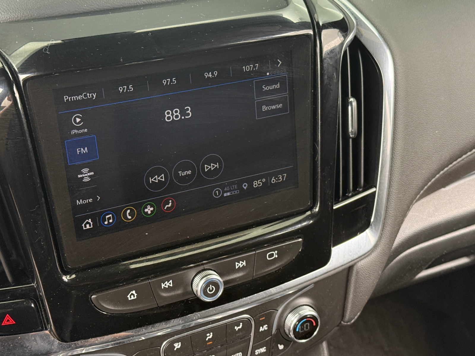 Thumbnail: 2023 Chevrolet Traverse - 4