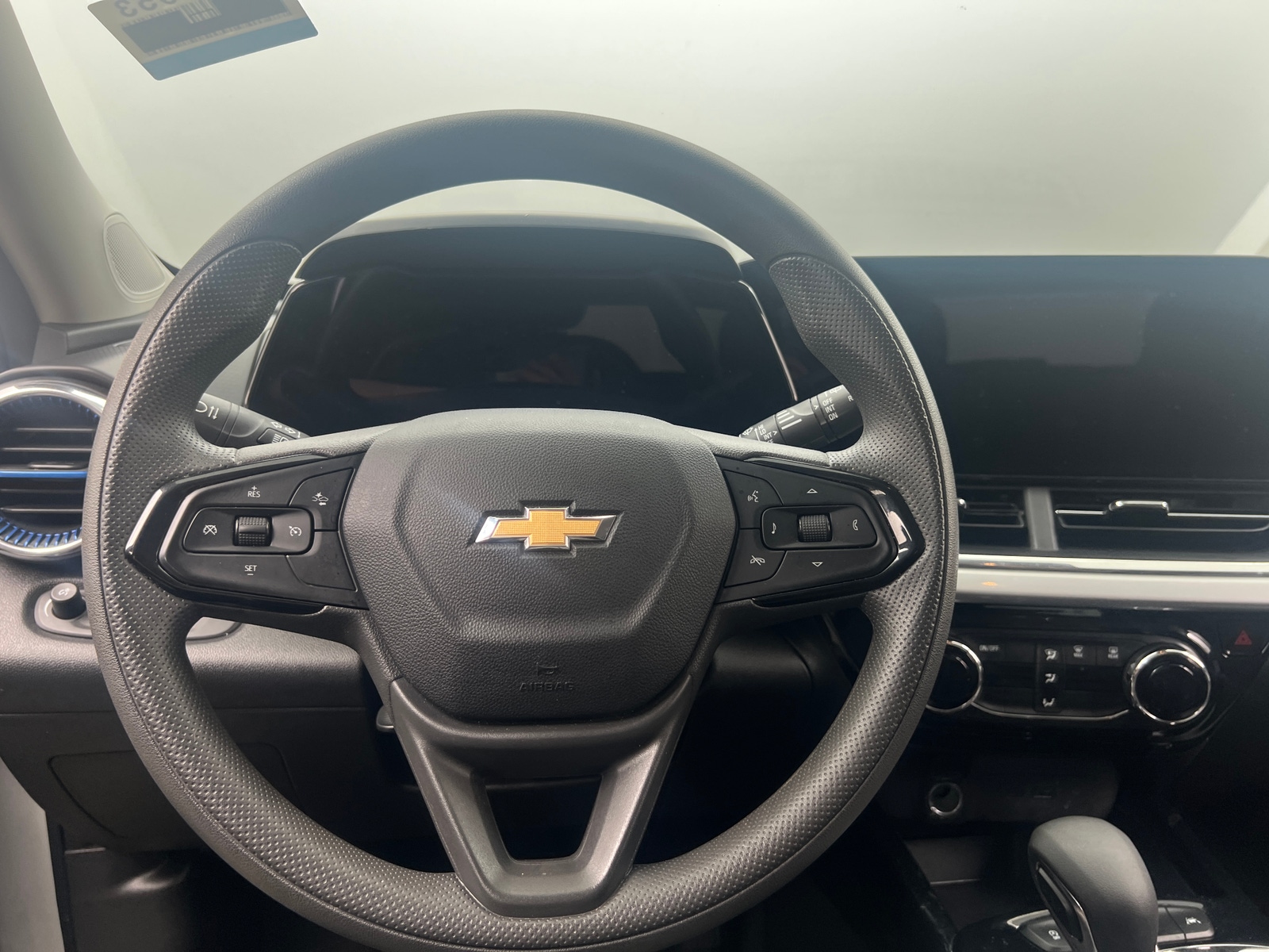 Thumbnail: 2025 Chevrolet Trax - 4