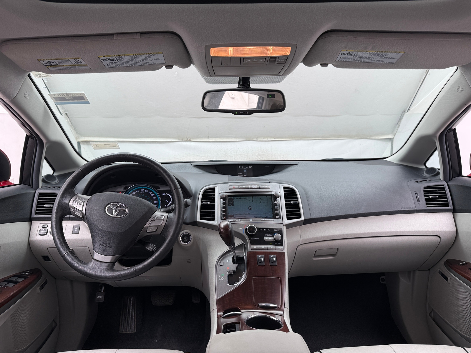 Thumbnail: 2011 Toyota Venza - 3
