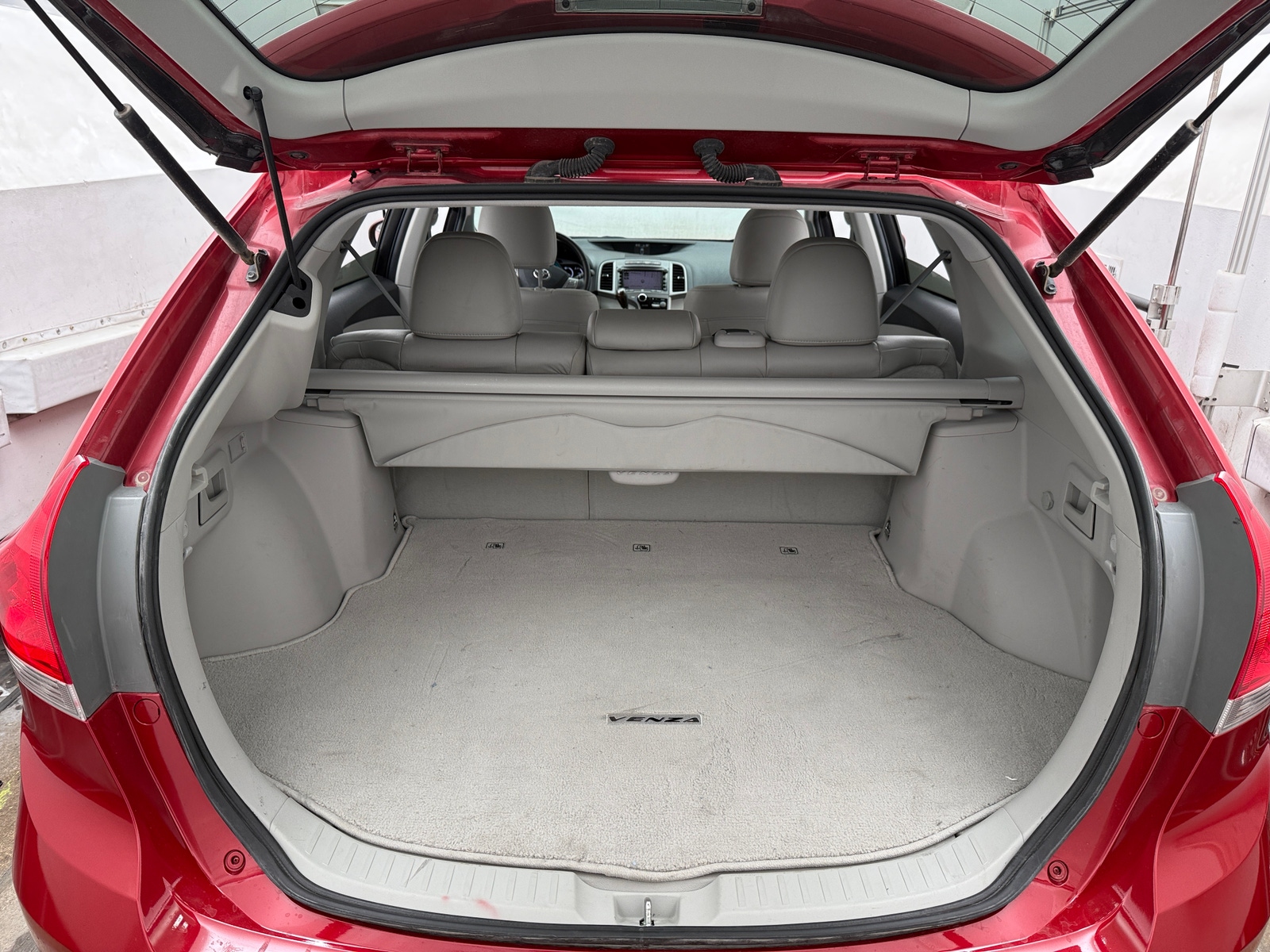 Thumbnail: 2011 Toyota Venza - 7