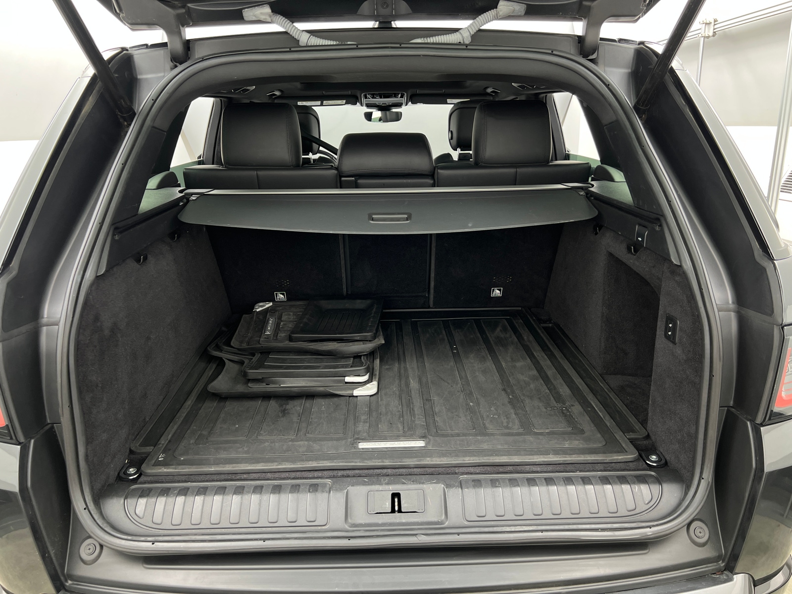 Thumbnail: 2020 Land Rover Range Rover Sport - 6