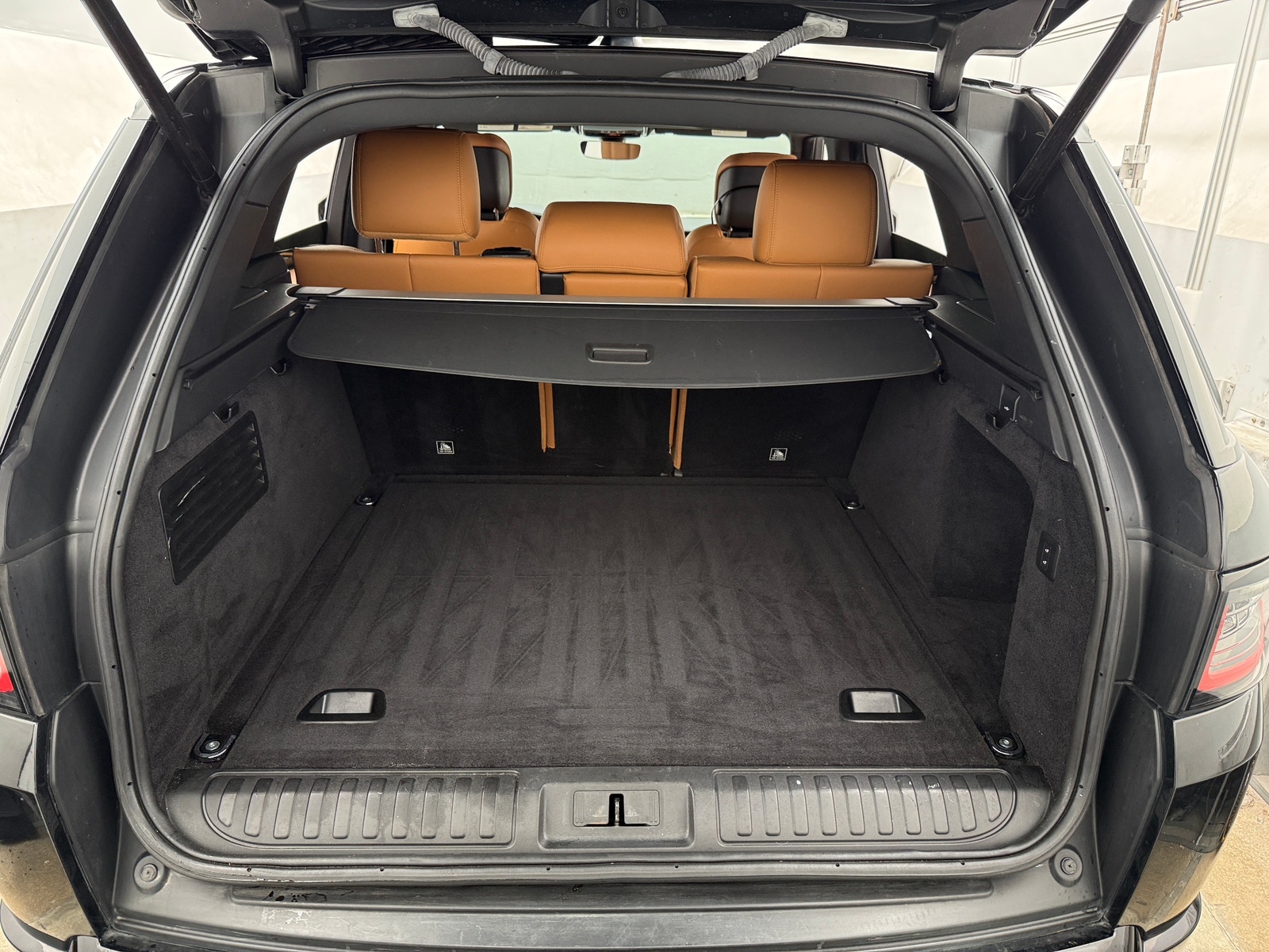 Thumbnail: 2020 Land Rover Range Rover Sport - 6