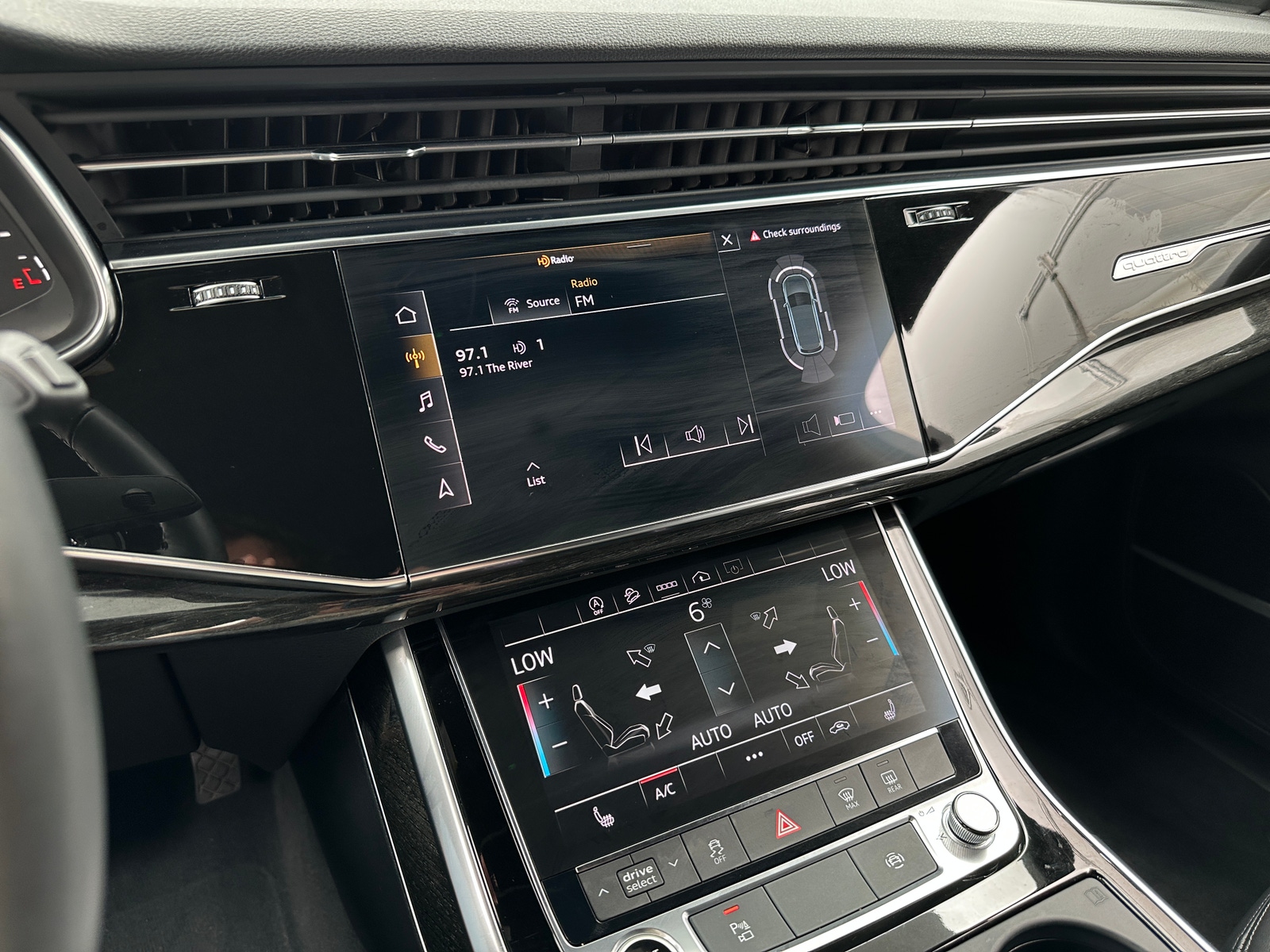 Thumbnail: 2022 Audi Q7 - 3